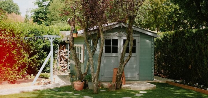 Studio de jardin : agrandir sans déménager, la vraie bonne idée ?