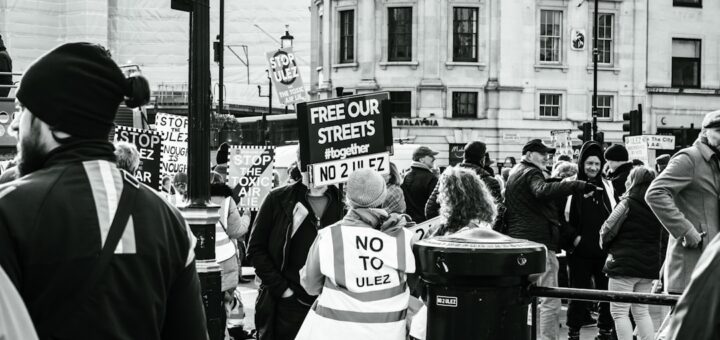 « Stop à la bétonisation » : pourquoi les riverains bloquent de plus en plus de projets immobiliers en 2026