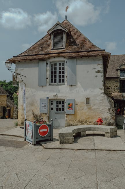 Quitter la ville avec 200 000 € : la maison de village et la grange à réinventer, le nouvel idéal français de 2026