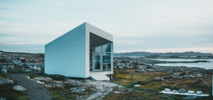 Tiny houses en 2026 : pourquoi de plus en plus de jeunes misent sur le minimalisme pour devenir propriétaires
